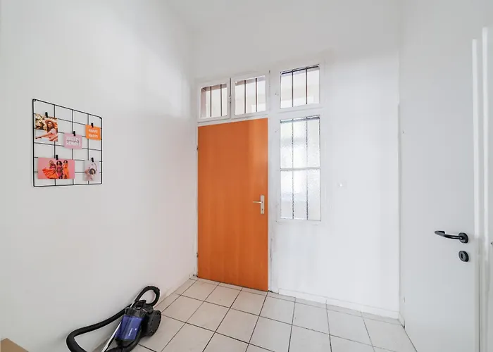 2-bedroom Near Center *