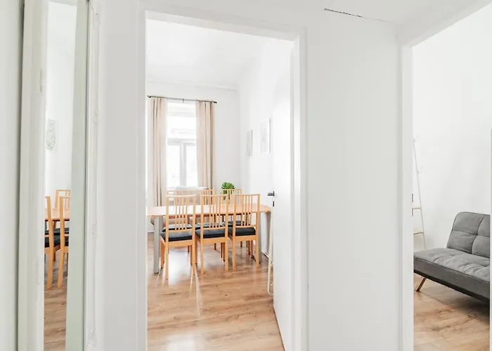 Apartment 2-bedroom Near Center