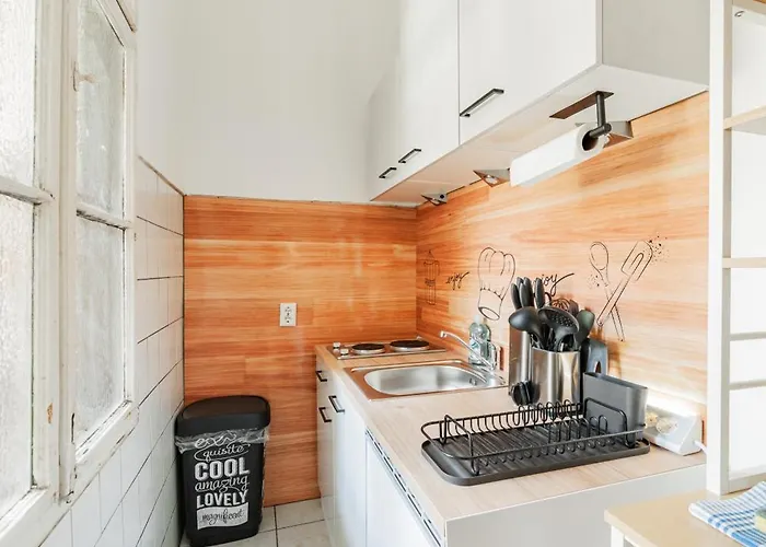 2-bedroom Near Center Apartment *