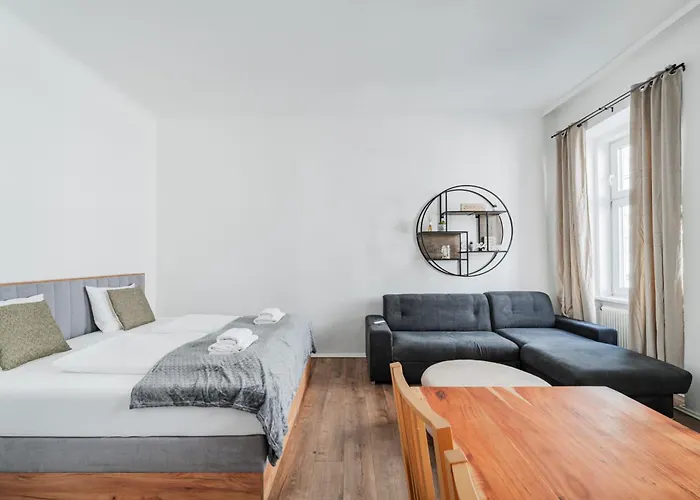 2-bedroom Near Center