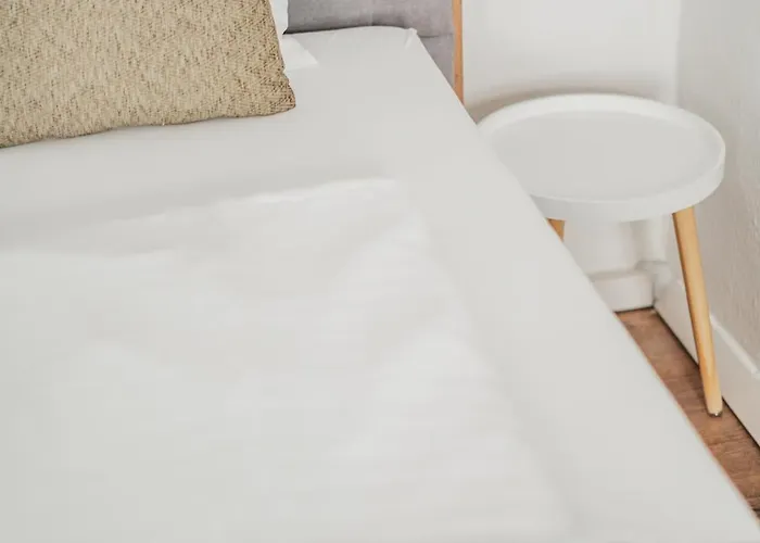2-bedroom Near Center